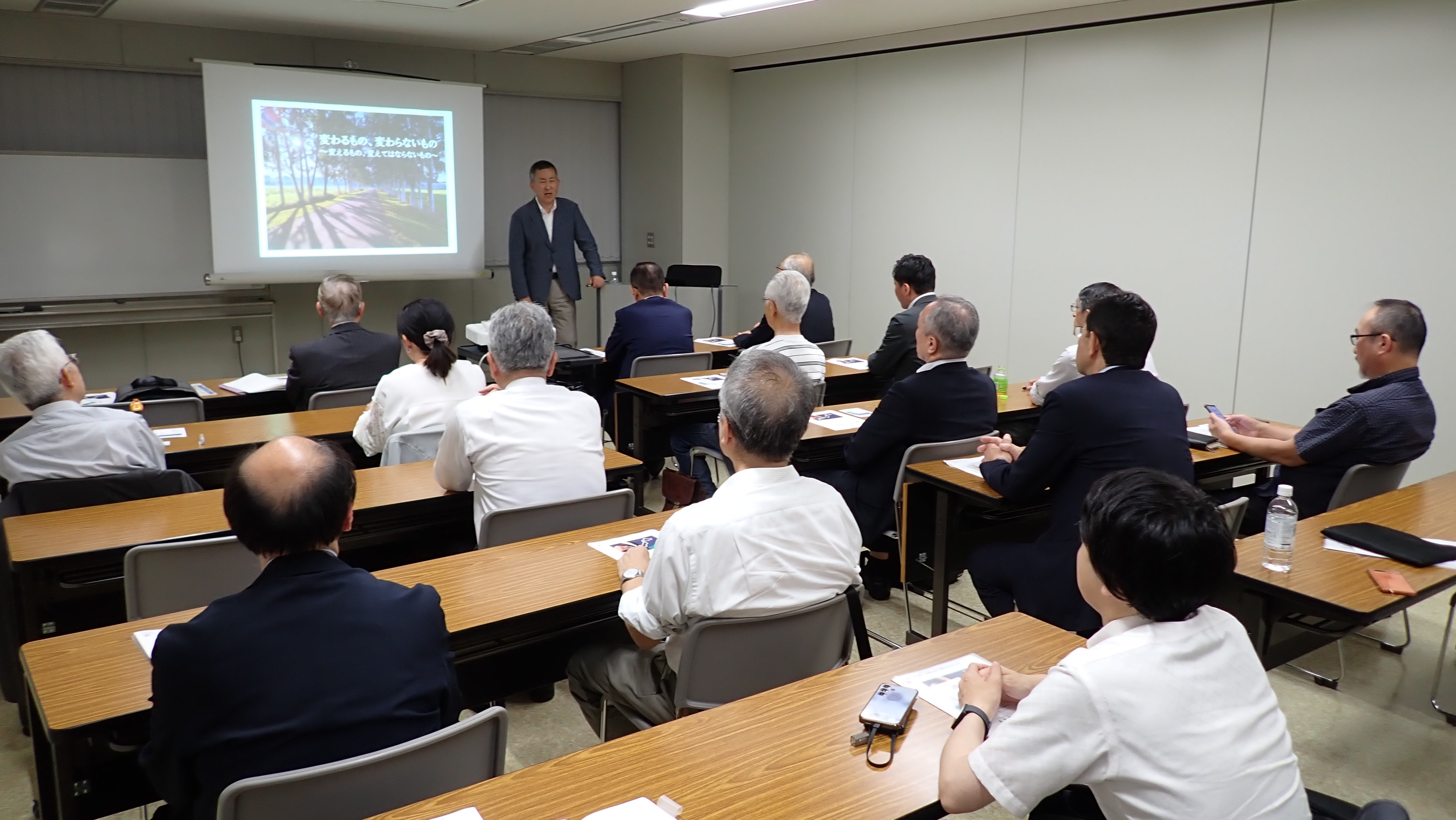 令和8年6月19日異業種交流分科会の様子1